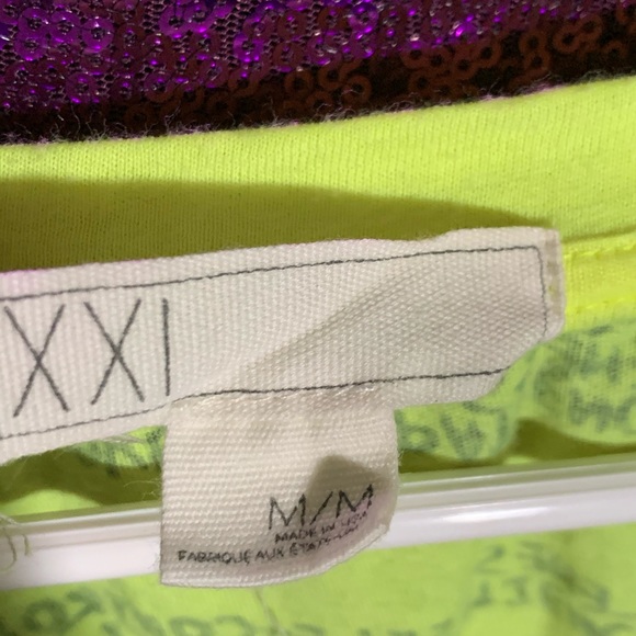 Mid Riff Tee - Picture 3 of 3